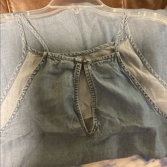 Sleeveless top - Picture 2 of 4